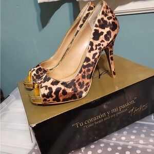 Thalia Sodi Cheetah print Peep-Toe Heels